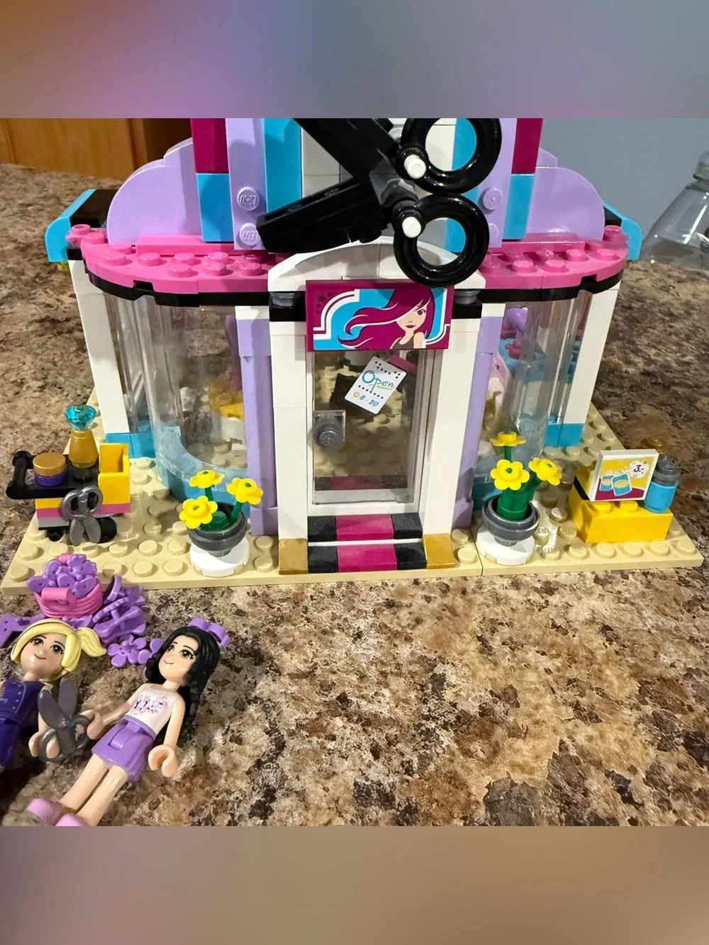 LEGO: Friends 41093 Heartlake Hair Salon with Instructions